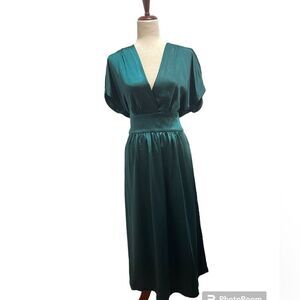 NWT Anne Klein emerald green satin midi dress size 8